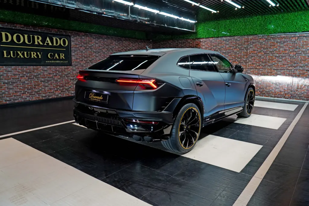 Urus : Setting New Standards in SUV Design