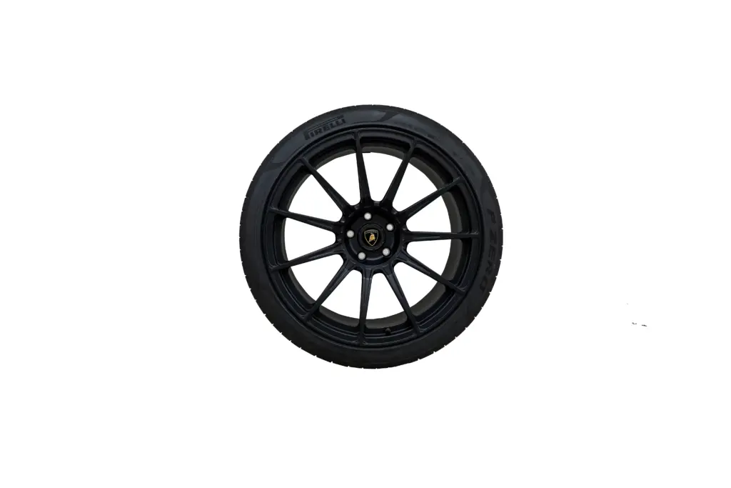 Lamborghini Urus Pirelli Tyres 23 Inch Black OEM 4ML601025DC - 4ML601025DD for sale in dubai6