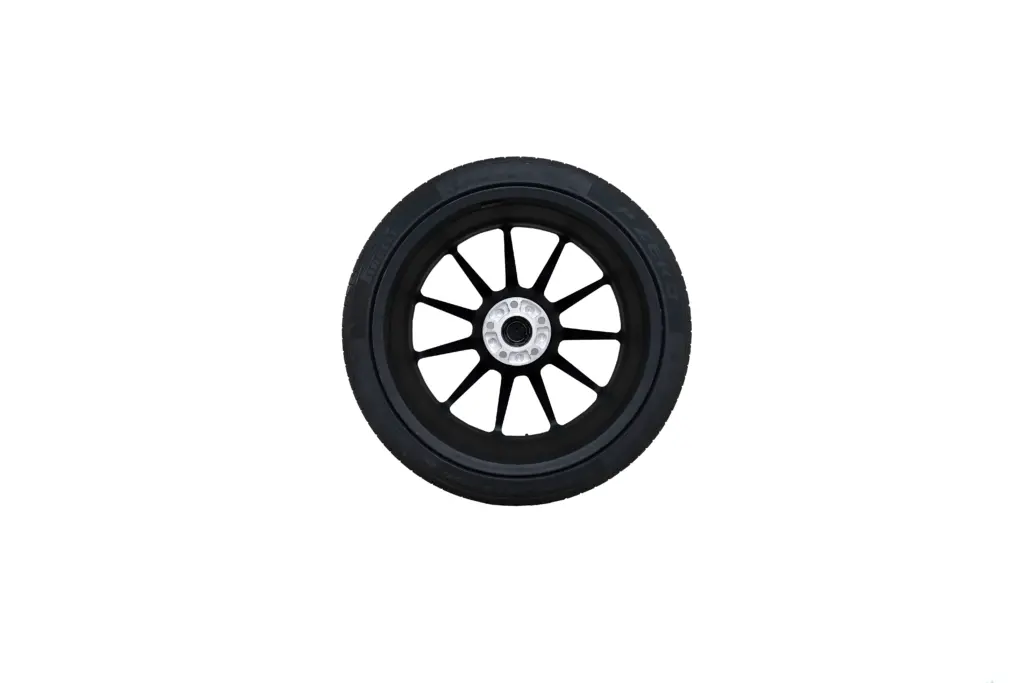 Lamborghini Urus Pirelli Tyres 23 Inch Black OEM 4ML601025DC - 4ML601025DD for sale in dubai7