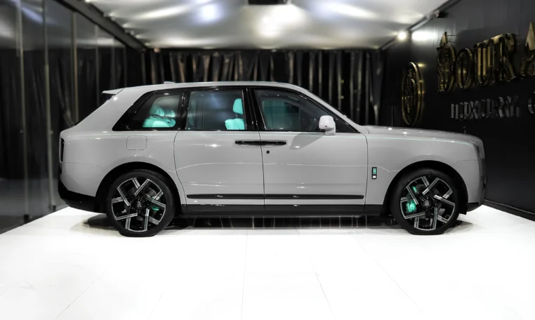 Rolls Royce Cullinan Black Badge Kit for sale in Dubai