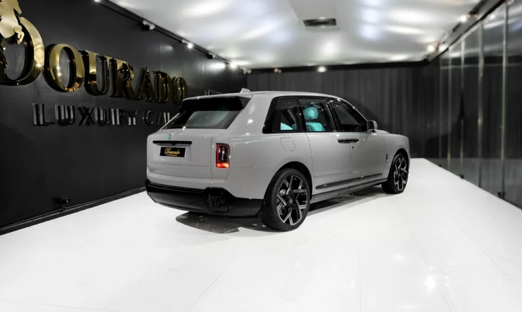 Rolls Royce Cullinan Black Badge Kit for sale in Dubai