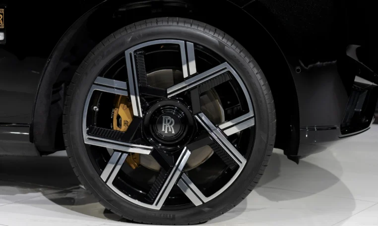 Rolls Royce Cullinan Black Badge Kit for sale in Dubai