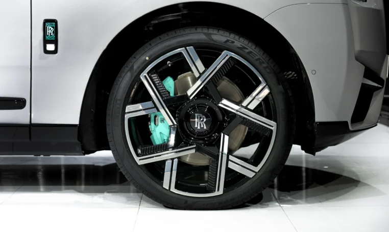 Rolls Royce Cullinan Black Badge Kit for sale in Dubai
