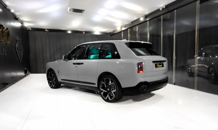 Rolls Royce Cullinan Black Badge Kit for sale in Dubai