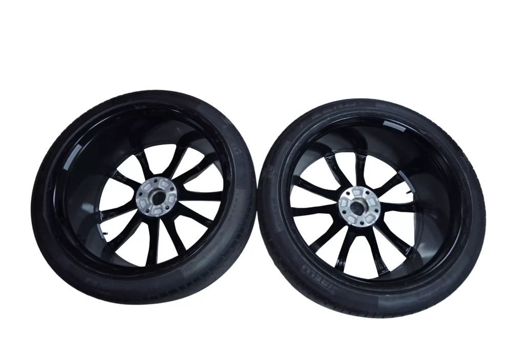 Lamborghini Urus 23 Front Rims Green Stripes with Sensors OEM 4ML601025 BA AS for sale in dubai 04
