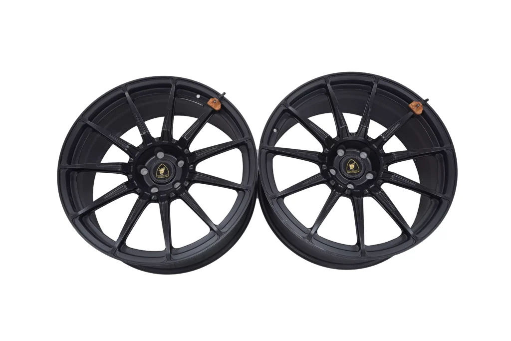 Lamborghini Urus 23 Wheels Rims with Pirelli Tyres Black OEM 4ML601025DC 4ML601025DD for sale in dubai 03