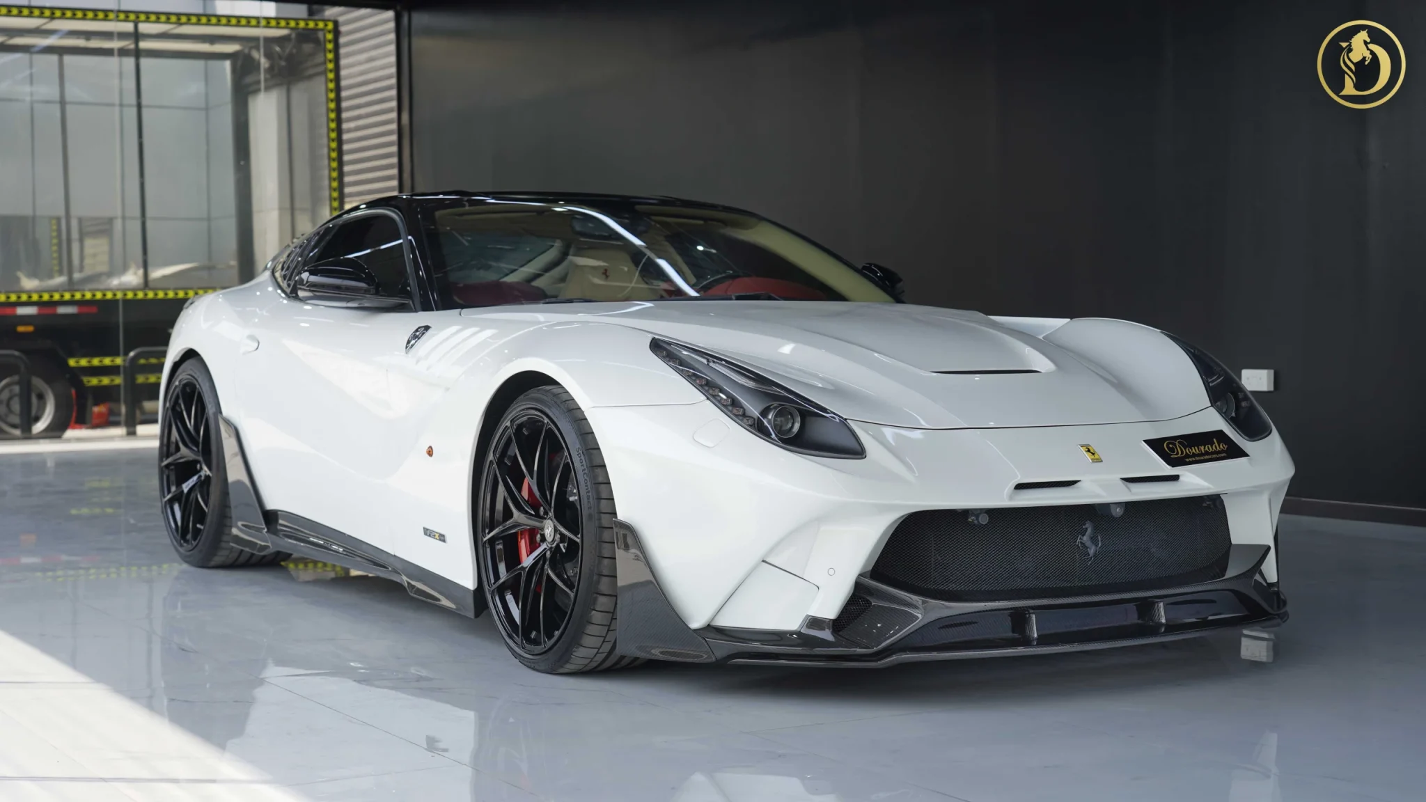 Jaw-dropping f12 berlinetta with the Signature