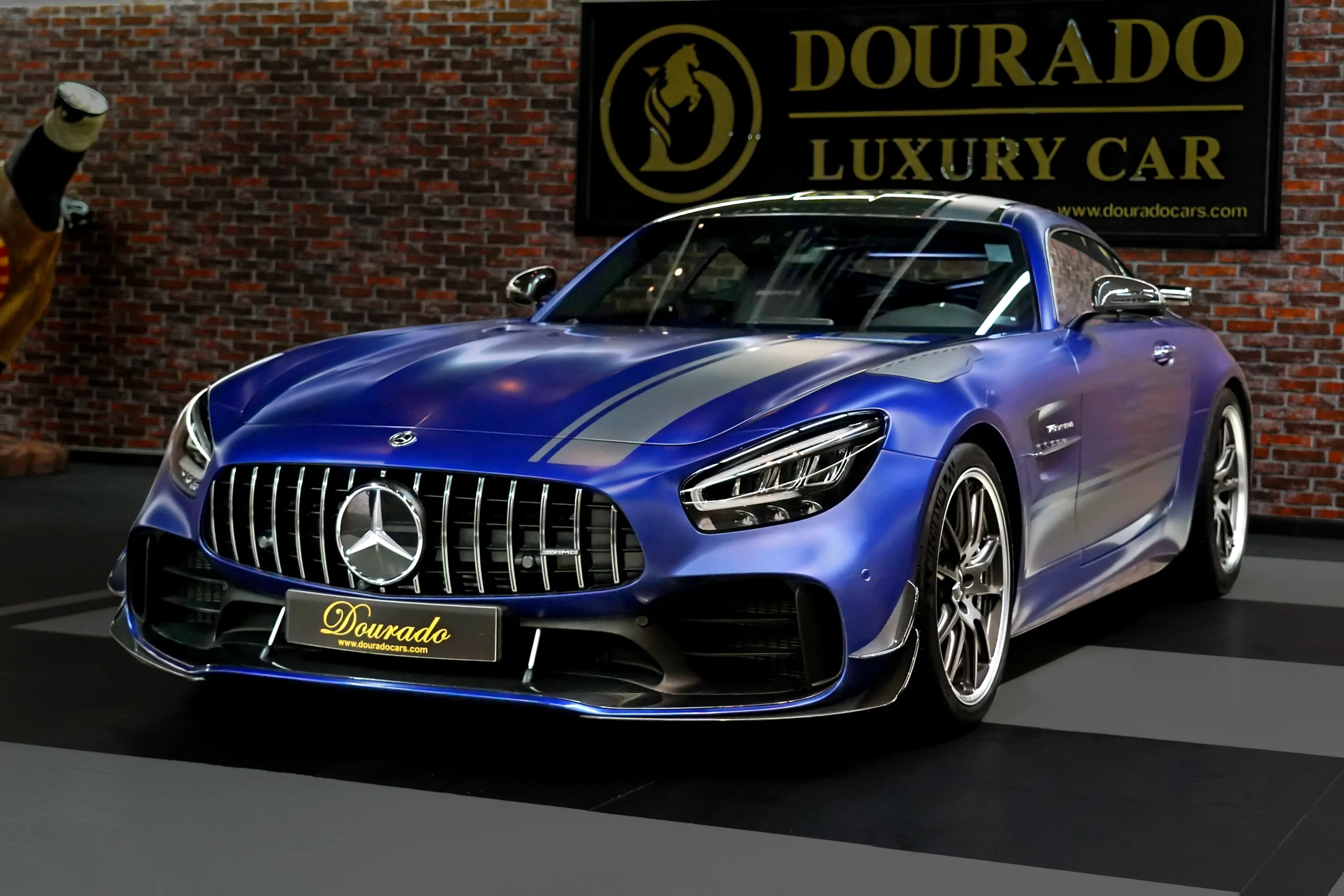 Awe-inspiring Mercedes EQS with the Distinguished