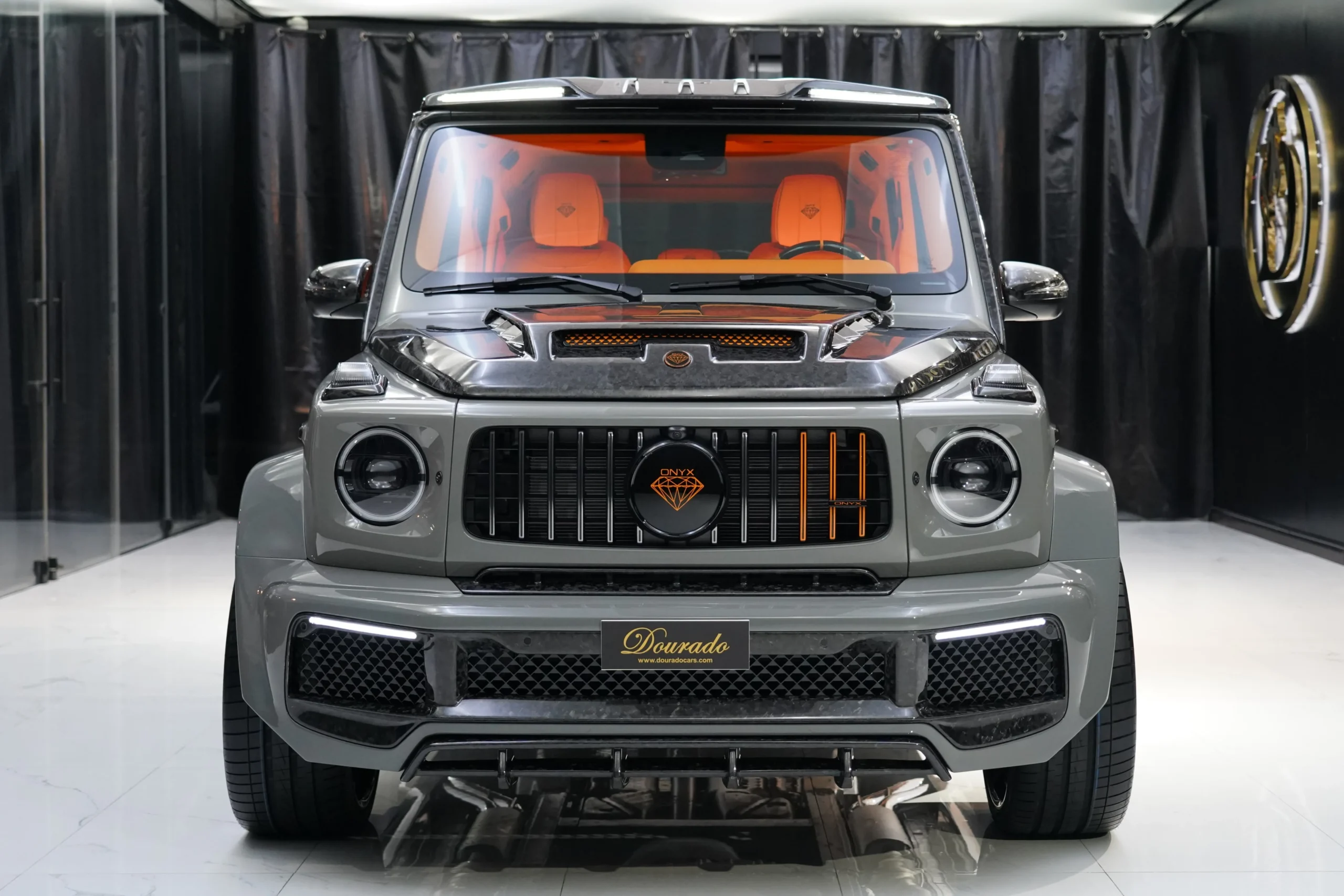Thrilling Superior Comfort in the V-Class Flagship