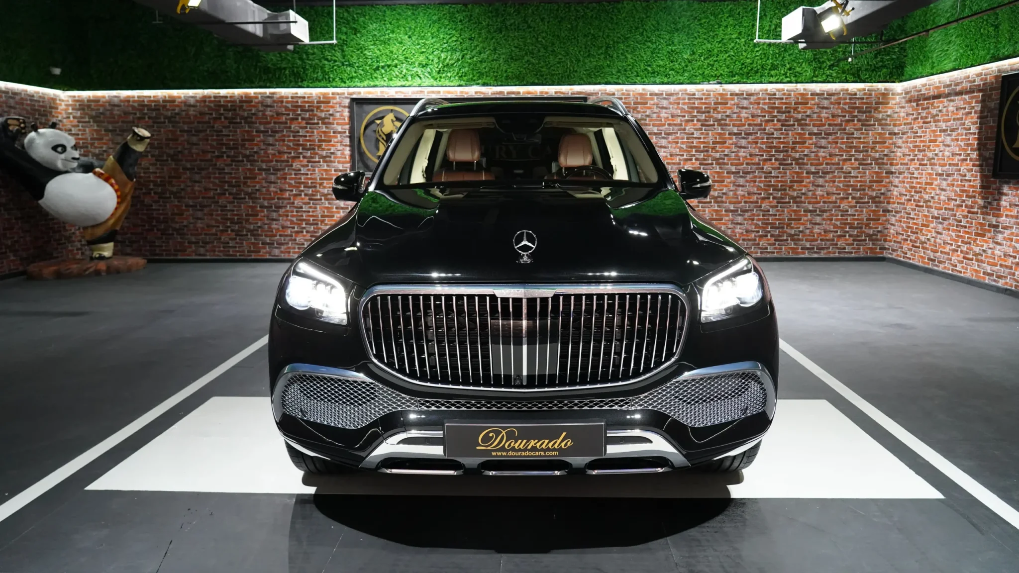 Captivating Mastercrafted Ultra-Luxury Maybach