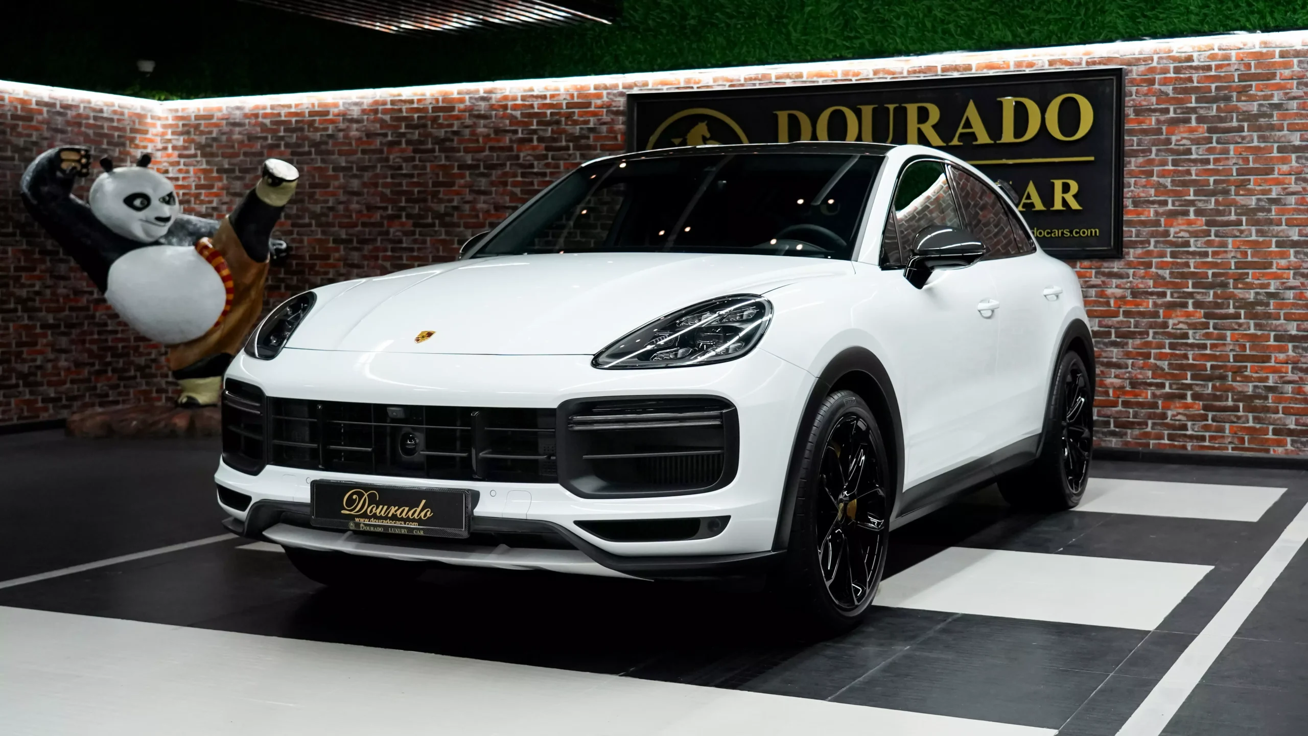 Exciting Unrivaled Selects in the Porsche Turbo GT