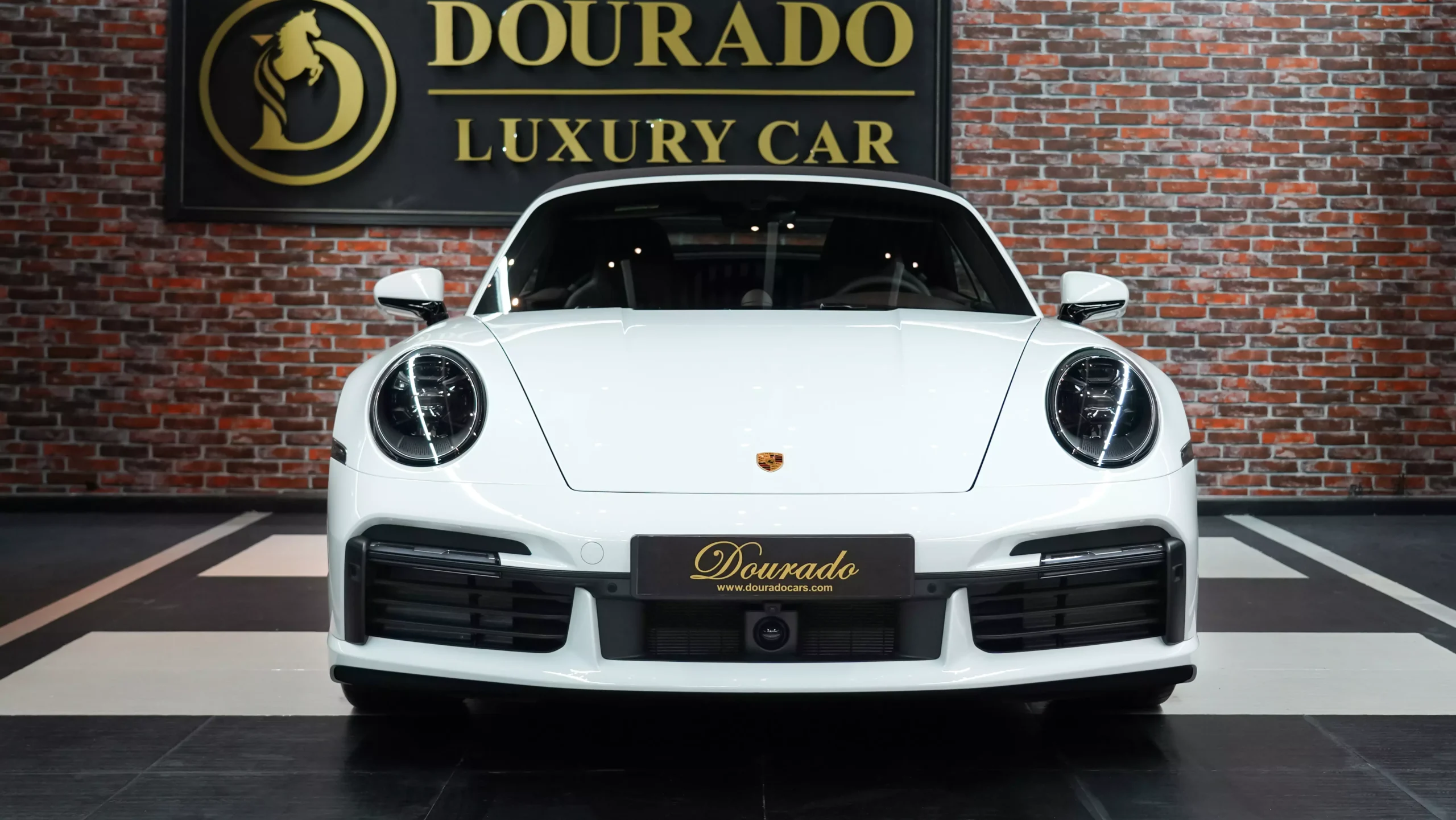 Dominant Custom Thrills in the Best Porsche 911
