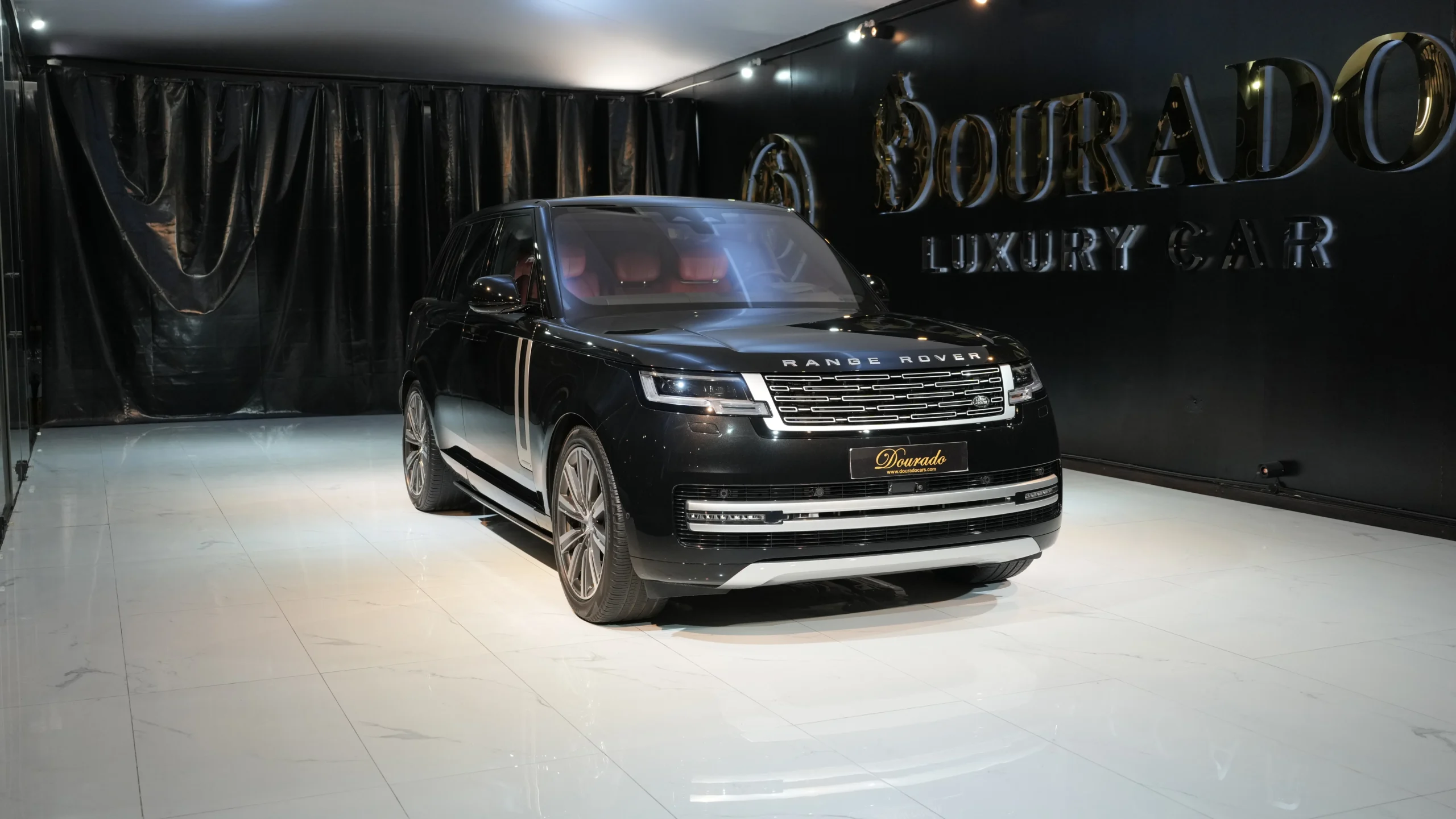 Dynamic Prestige in the Inspiring Vogue SUV Class