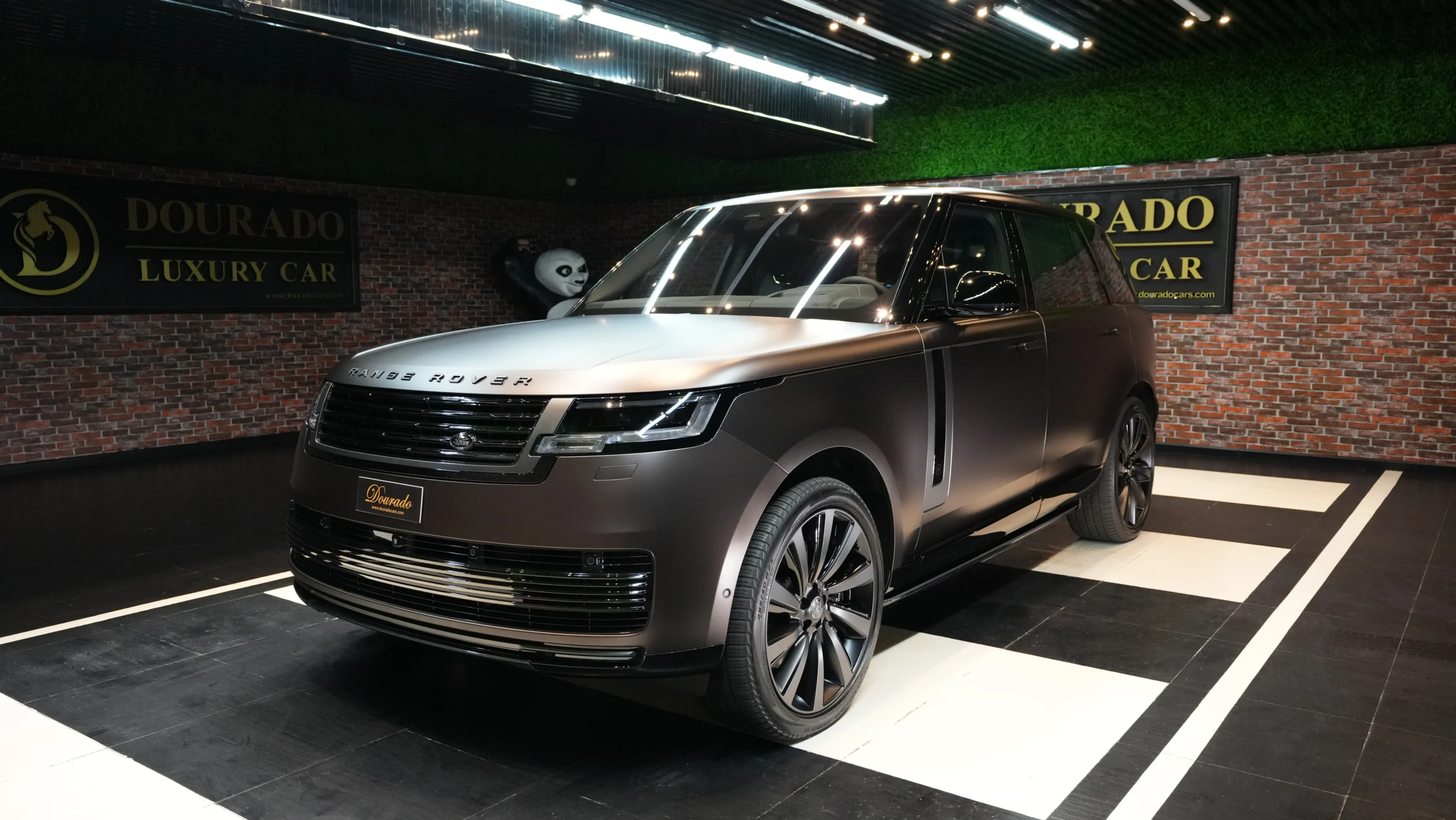 Peerless Awe-inspiring Range Rover SV: The Best