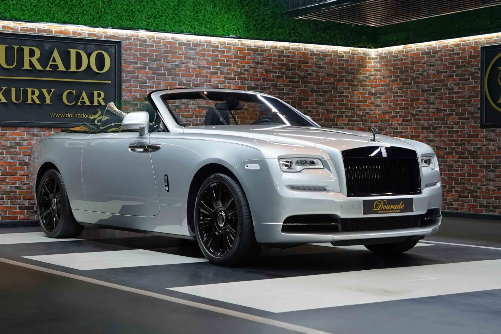 Proven Allure in the Stunning Rolls-Royce Dawn
