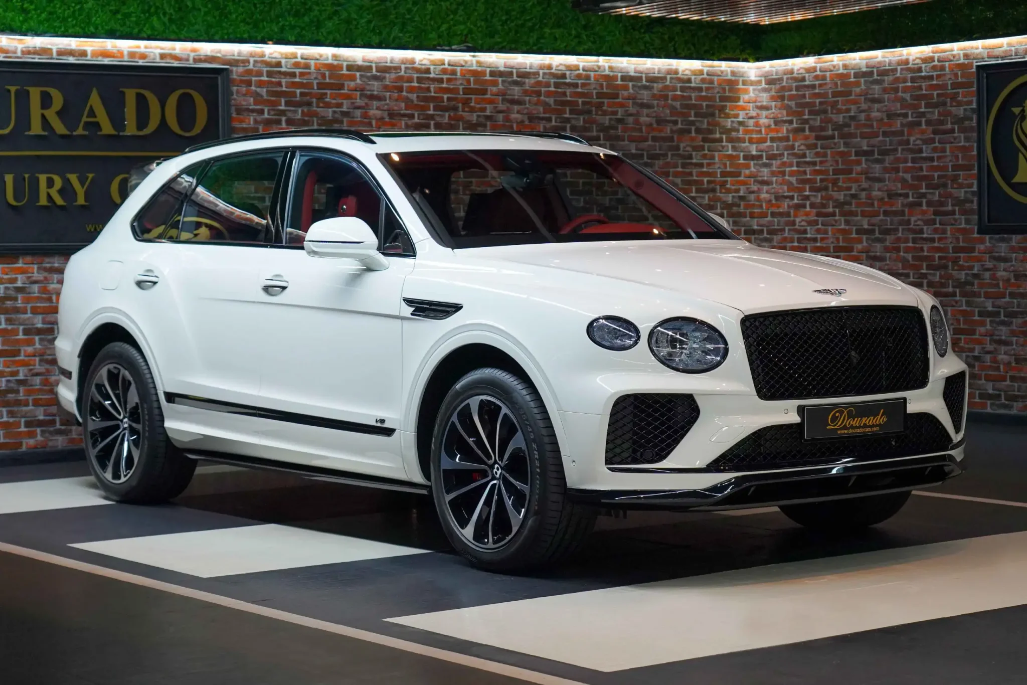 Exquisite Supreme in the Rarified bentayga onyx