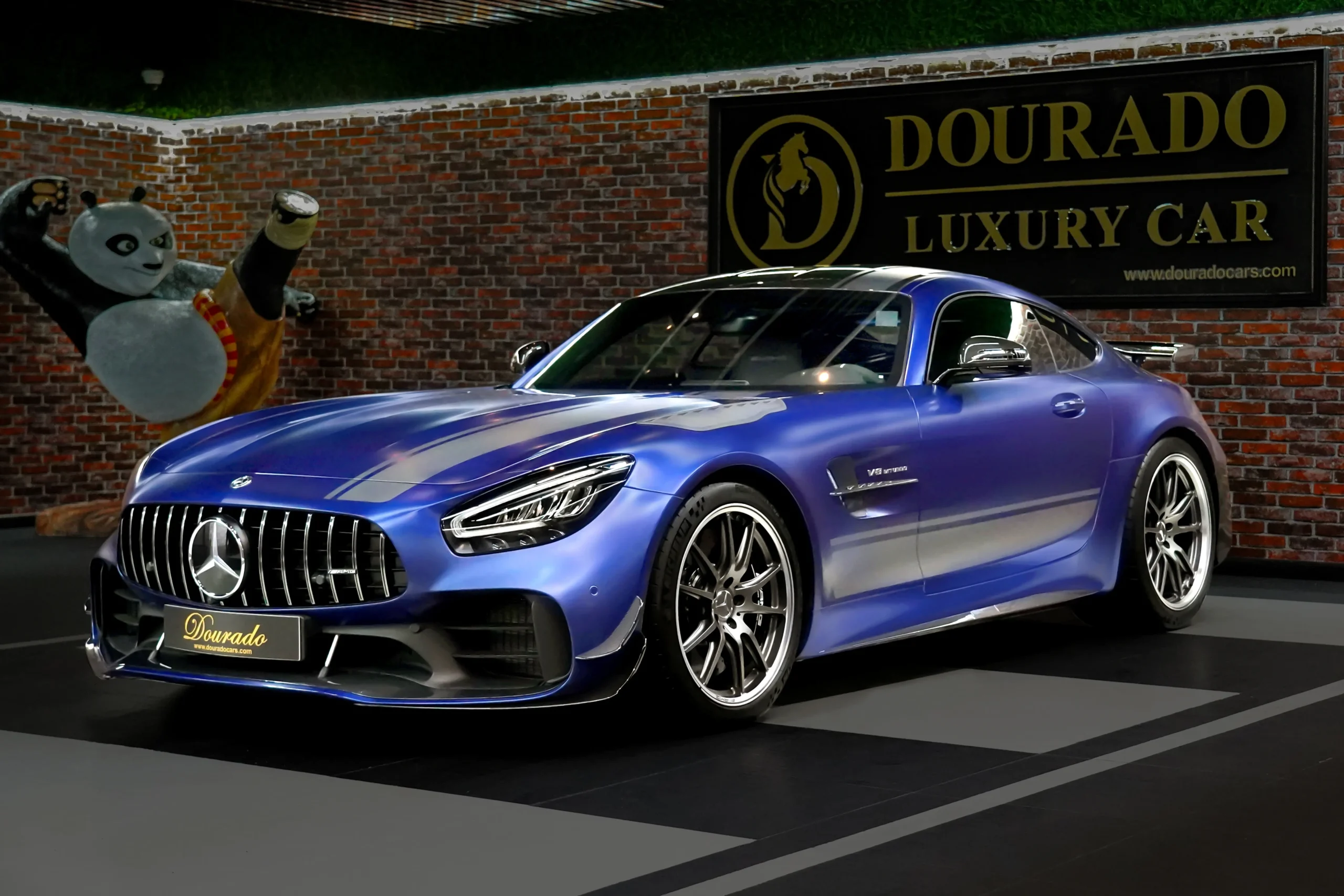 Jaw-Dropping Luxury in the Elite mercedes amg gtr