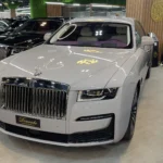 Glorious Distinguished Features in the Ghost