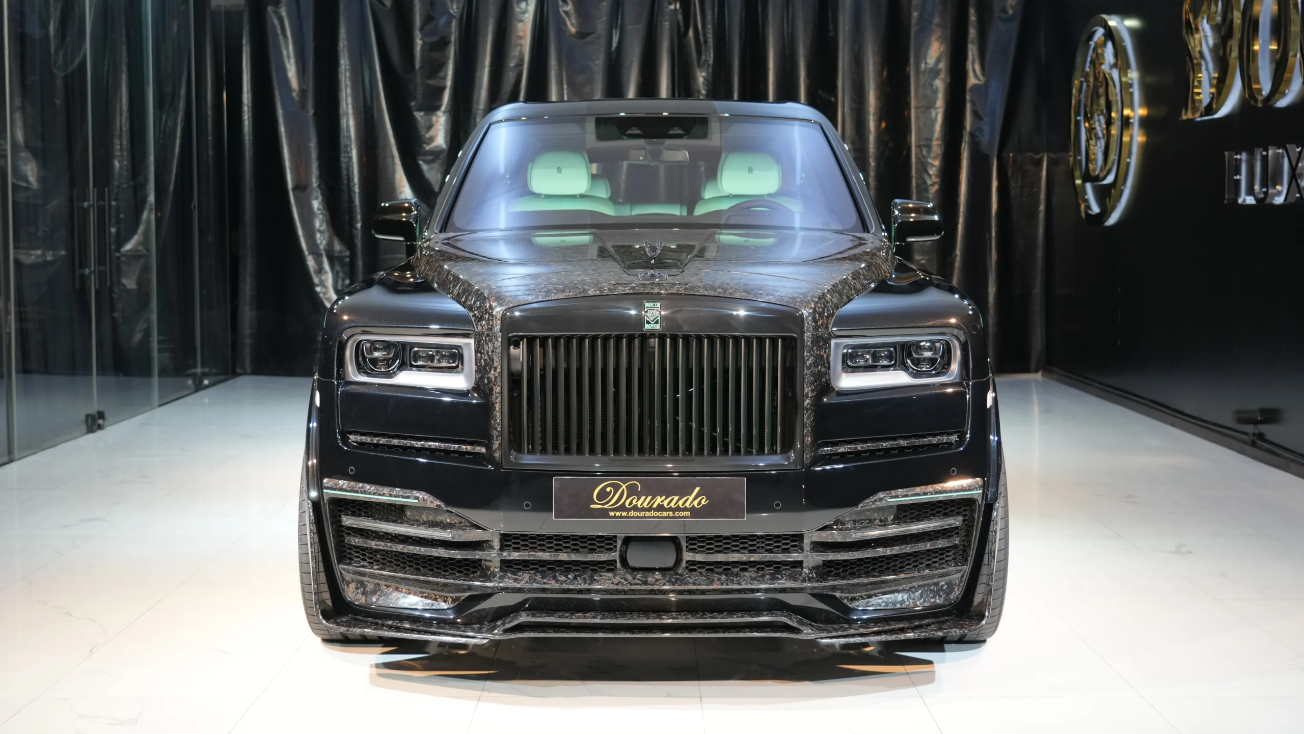 Amazing Rolls Royce in the Mastercrafted Onyx Trim