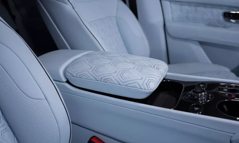 Bentley Bentayga S Onyx Concept 1 of 5 for sale in dubai 19