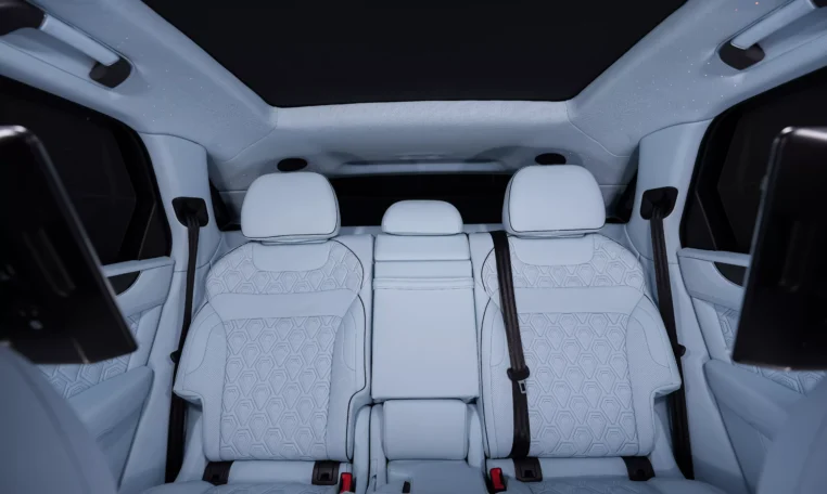 Bentley Bentayga S Onyx Concept 1 of 5 for sale in dubai 21