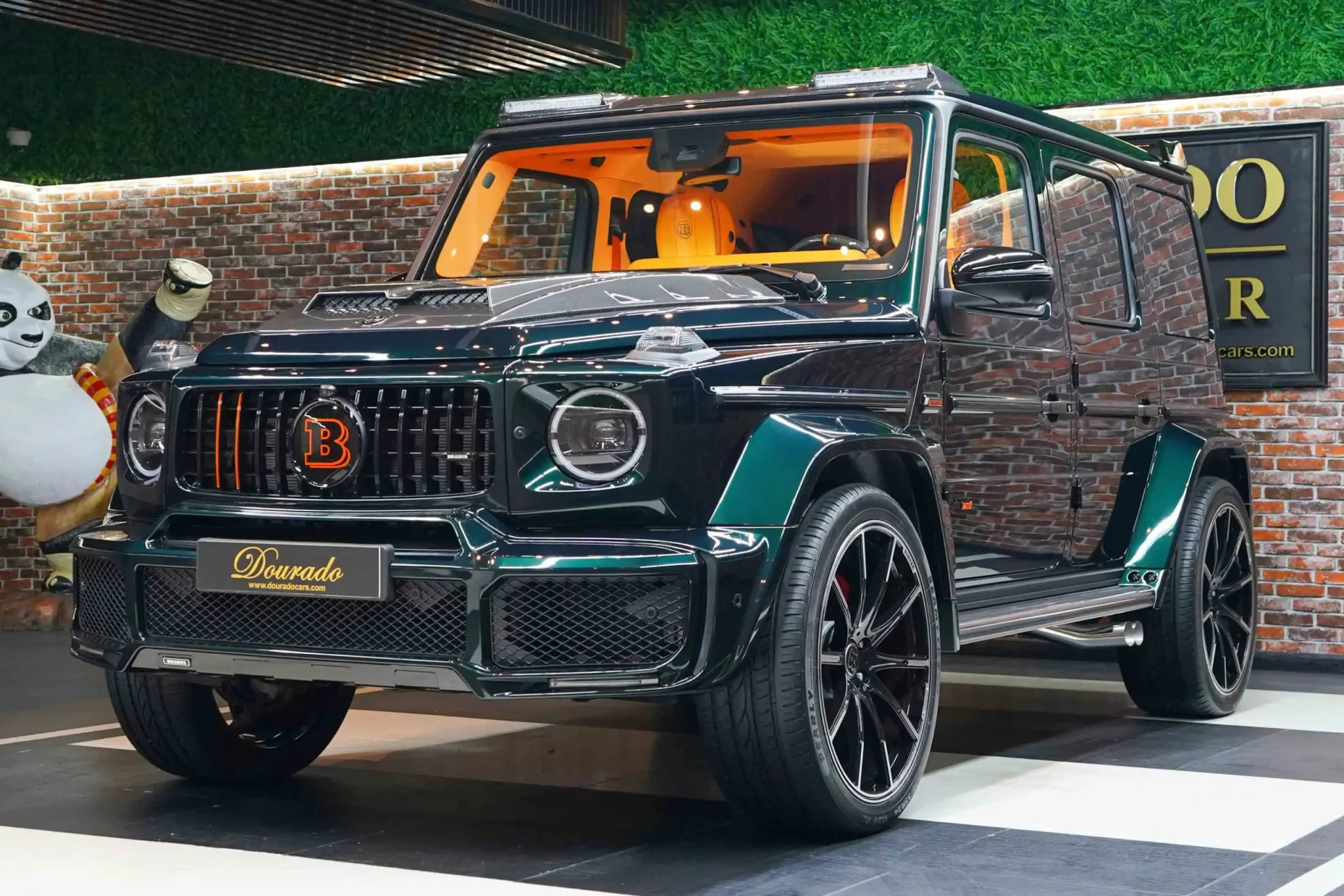 Dominant Thrilling Select in the G-Class Brabus