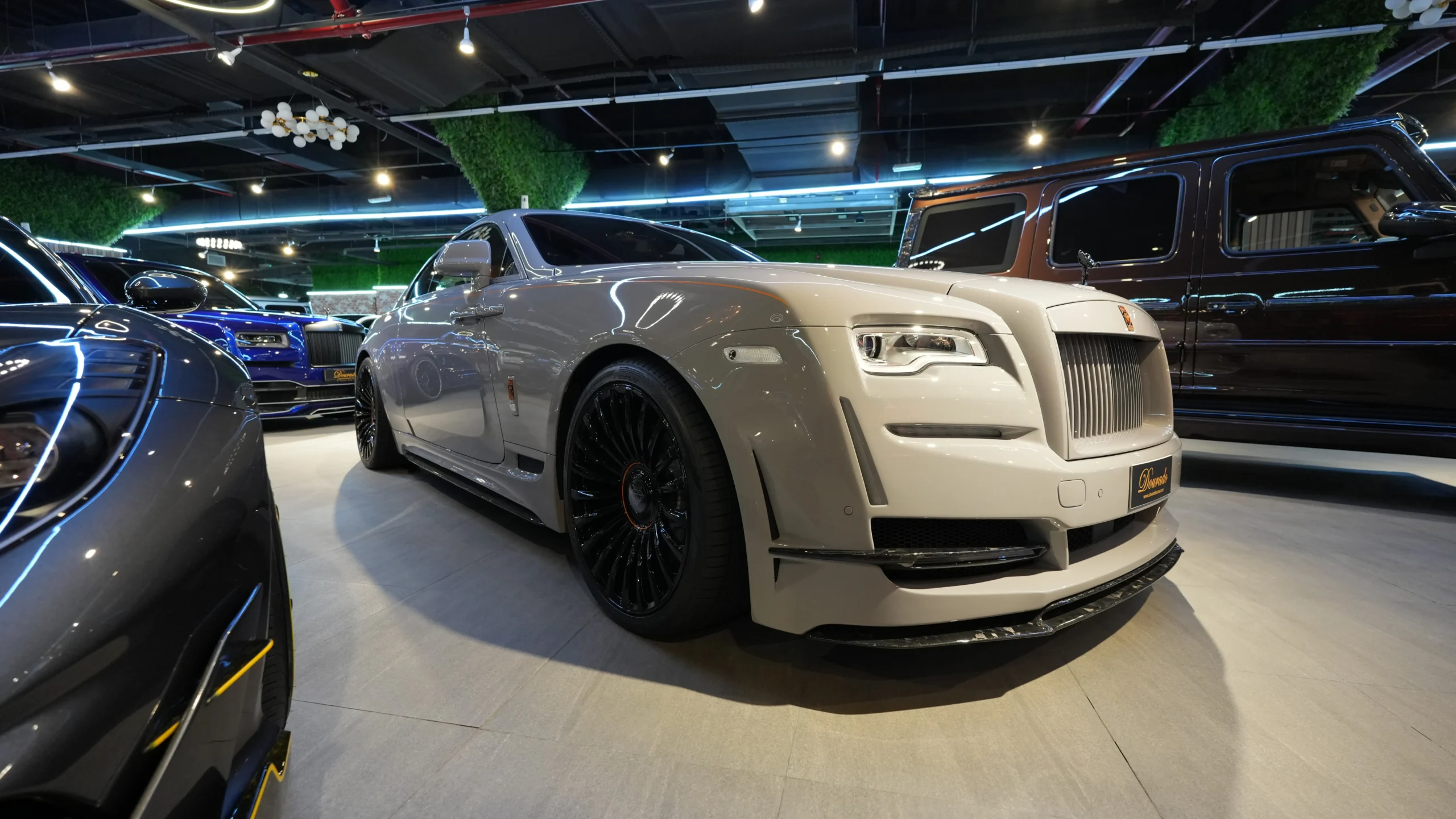 Singular Rolls Royce in the Benchmark Onyx Form